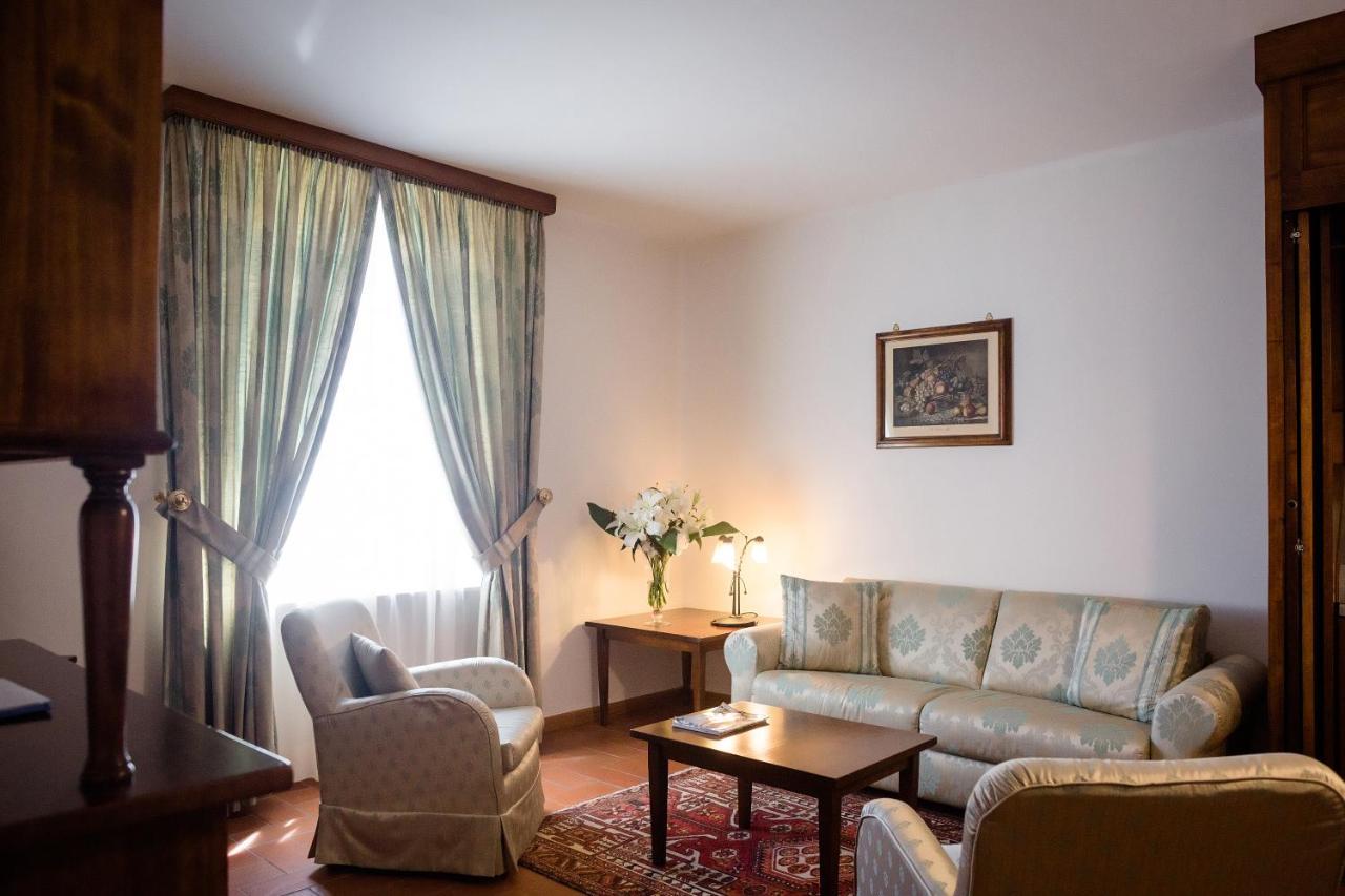 Palazzo La Fenice マッサ・マリッティマ エクステリア 写真