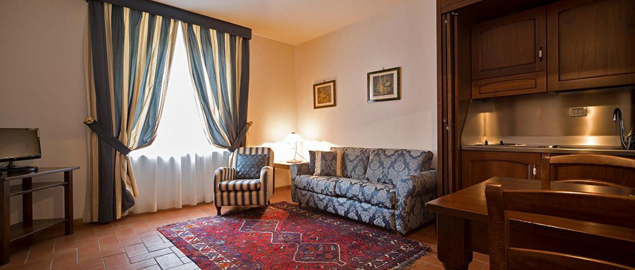 Palazzo La Fenice マッサ・マリッティマ エクステリア 写真