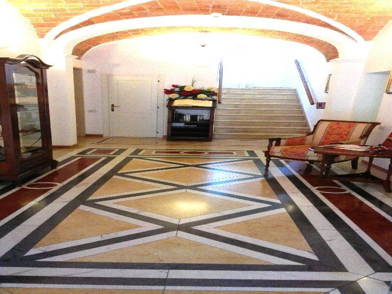 Palazzo La Fenice マッサ・マリッティマ エクステリア 写真